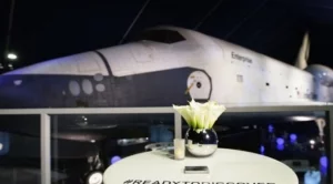 Вижте космическите дрехи на Virgin Galactic (видео)
