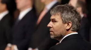  {{ otherArticle[0].article.title }} 