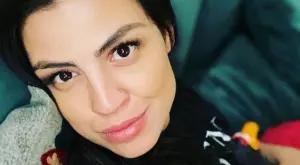 Деси Цонева се разсъблече (СНИМКА)