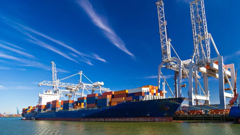 Най-голямото пристанище в Европа се готви за хаоса след Brexit