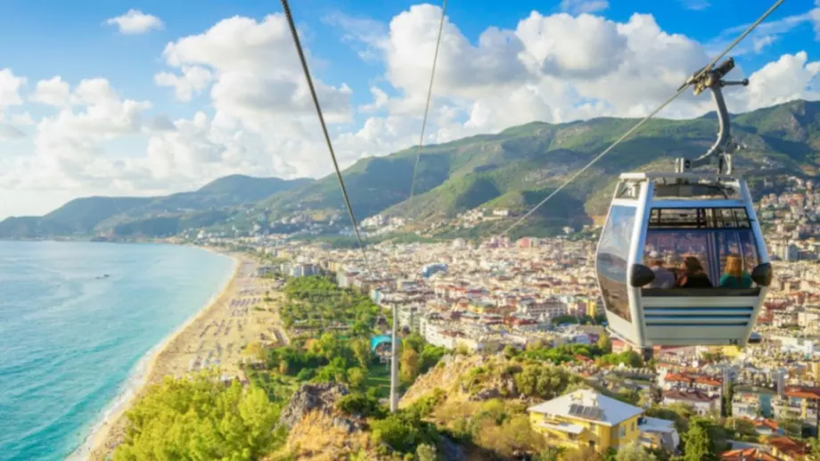 Турция постави рекорд по туристи през 2019 г. Сега се моли да дойдат