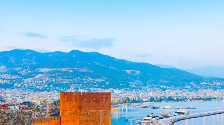 Общо 33,4 милиона туристи са посетили Турция, много от тях са българи