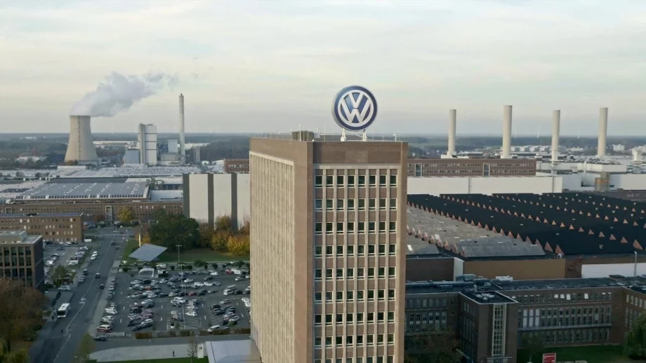Volkswagen пак отложи решението за мястото на завода