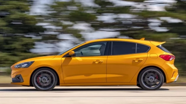 Ford Focus ST: Вълнуващ спортист, запазил семейните ценности (тест-драйв)