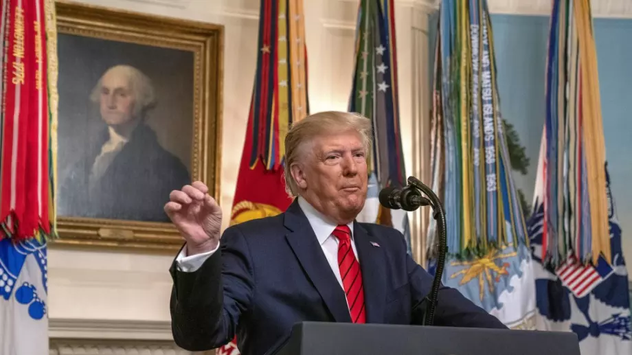 САЩ спряха да приемат емигранти