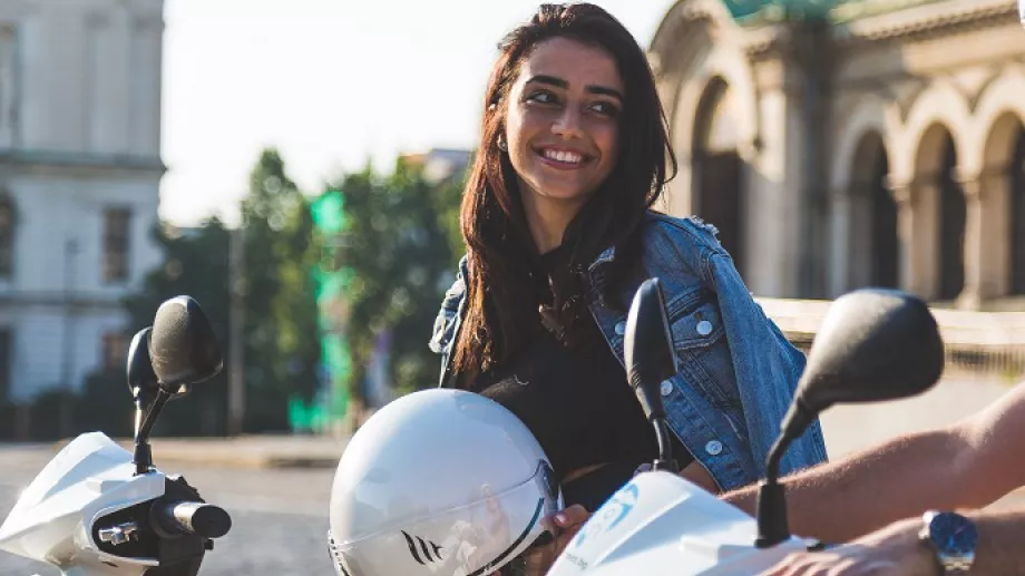 Наеми скутер, спаси град