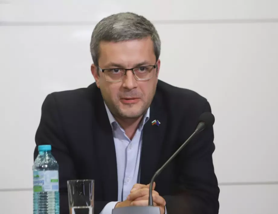 Скандал в НС: ГЕРБ обвини Иво Христов във високомерие, БСП нападна Борисов и Караянчева