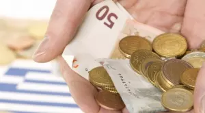 Гърция глобява с милиони за спекула и нарушена карантина