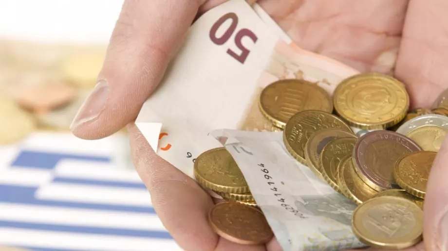 Гърция глобява с милиони за спекула и нарушена карантина