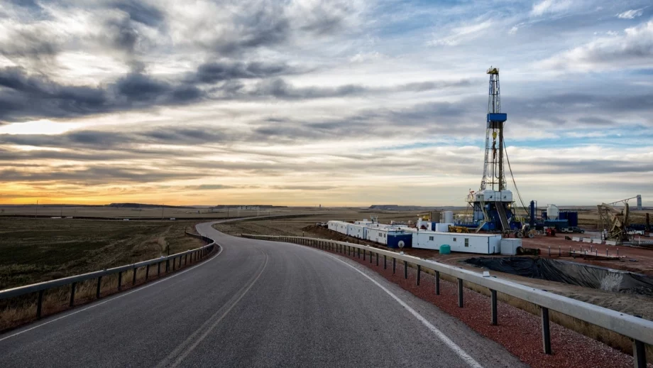 Великобритания забрани добива на шистов газ чрез фракинг