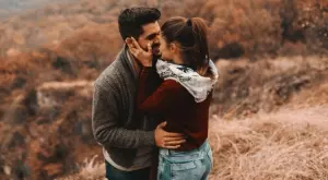 7 начина да разберете дали любимият ви мъж ви обича