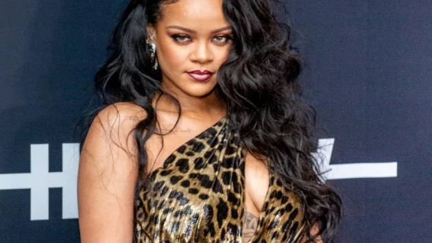 Риана вече има и марка бижута (снимки)