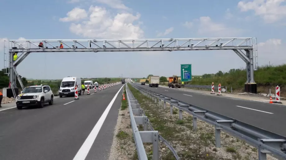 Винетките поевтиняват, тол таксите рязко се вдигат