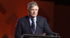  Алек Болдуин застреля човек 