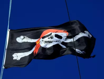 Пирати опитаха да превземат панамски кораб, но руски военни го спасиха  