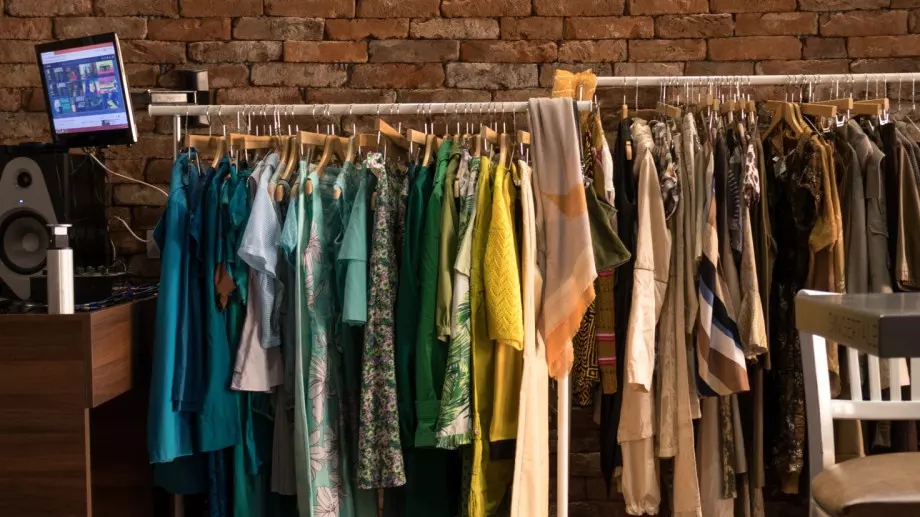 Европа въведе нови правила за старите дрехи и обувки