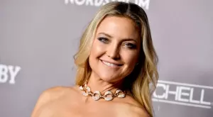 Известни и смели майки, които показаха телата си след раждане