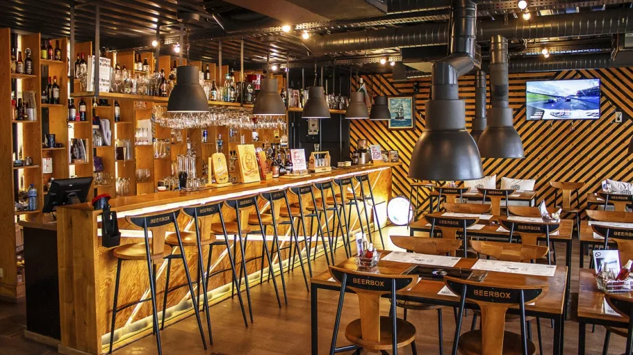 По бирено време в BeerBox Grill&Beer