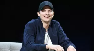 Знаете ли, че Аштън Кътчър има брат близнак? Ето трогателната му история (СНИМКИ)