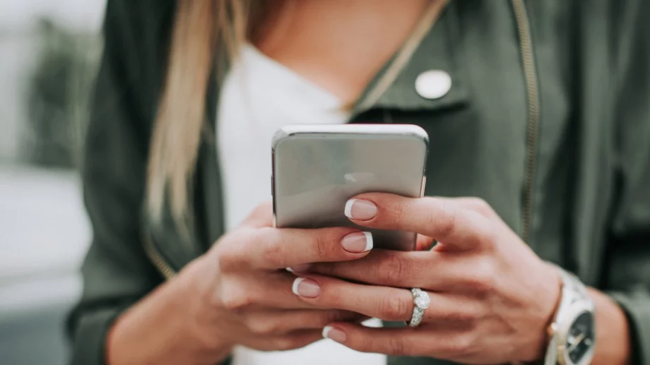 Смартфоните вредят на здравето ни. Ето и кои са 5-те доказани вреди 