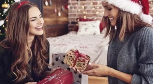 7 страхотни аксесоара, които да подарите за Коледа