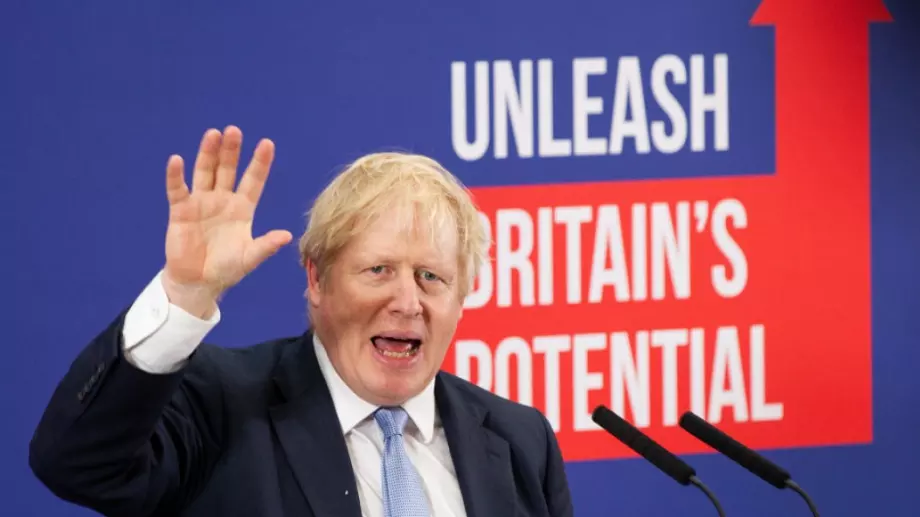 Борис Джонсън се оправи, но почти 1000 починаха на Острова