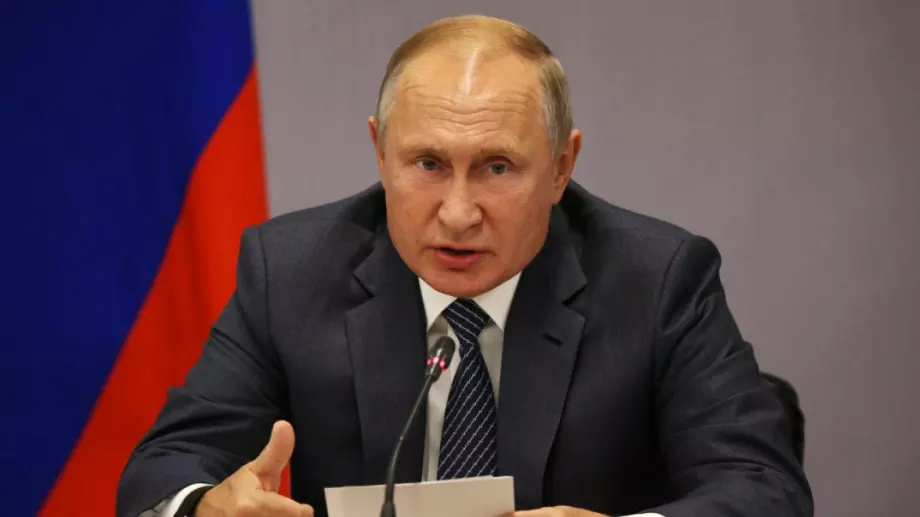 Путин: Печатането на долари от САЩ вреди на световната икономика