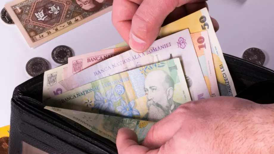 С грижа за бедните: Румъния вдига стабилно пенсиите и минималната заплата