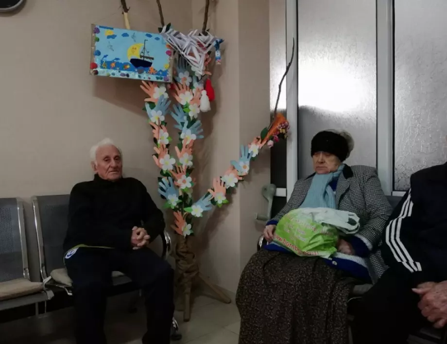 Бургазлии споделят празниците с хора от социални домове