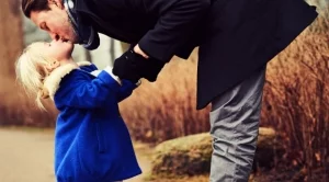 Защо не трябва да целуваме децата по устата?