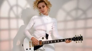 Мила Роберт: Бих забранила песни без емоция и смисъл