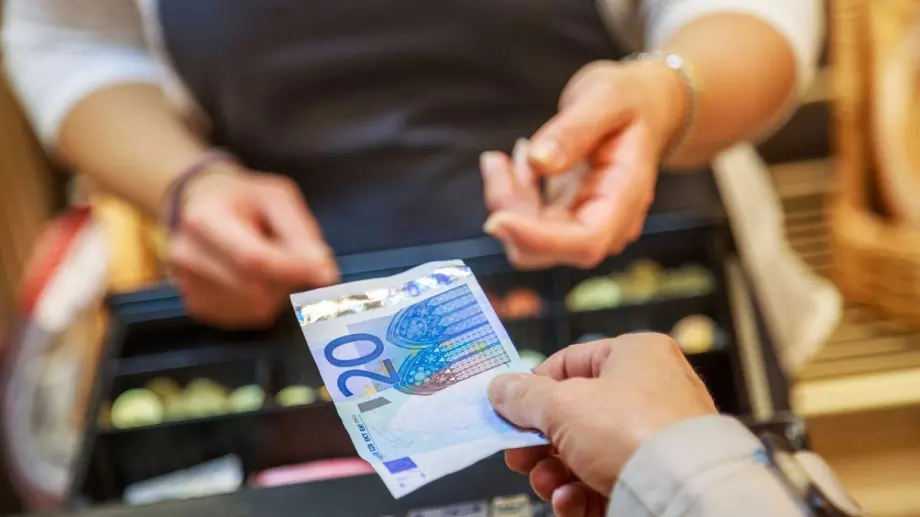 Европейците свиват потреблението на хранителни стоки