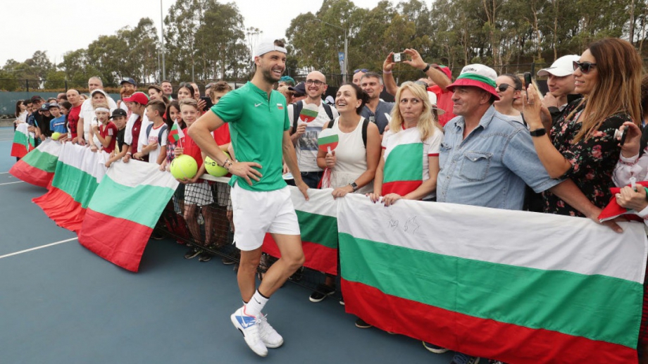 Най-добрият български тенисист се прибра в България и използва времето