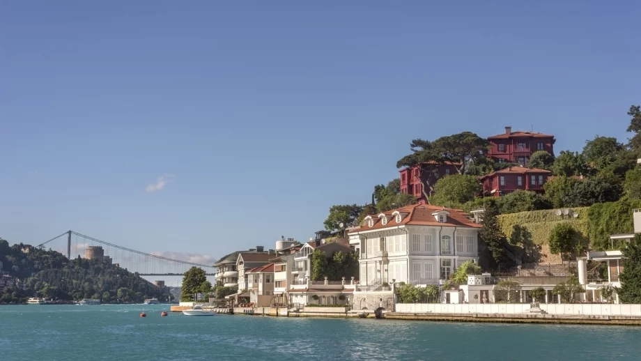 Продават се 71 луксозни имения на Босфора (СНИМКИ)