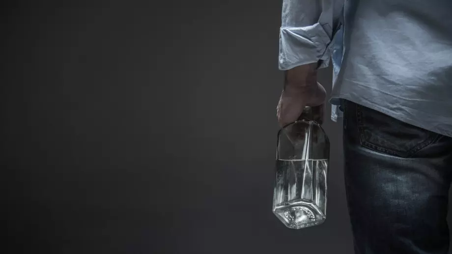 Виц на деня: Полицай спира пиян врачанин