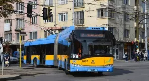 Увеличават с 300 лева заплатите в градския транспорт в София