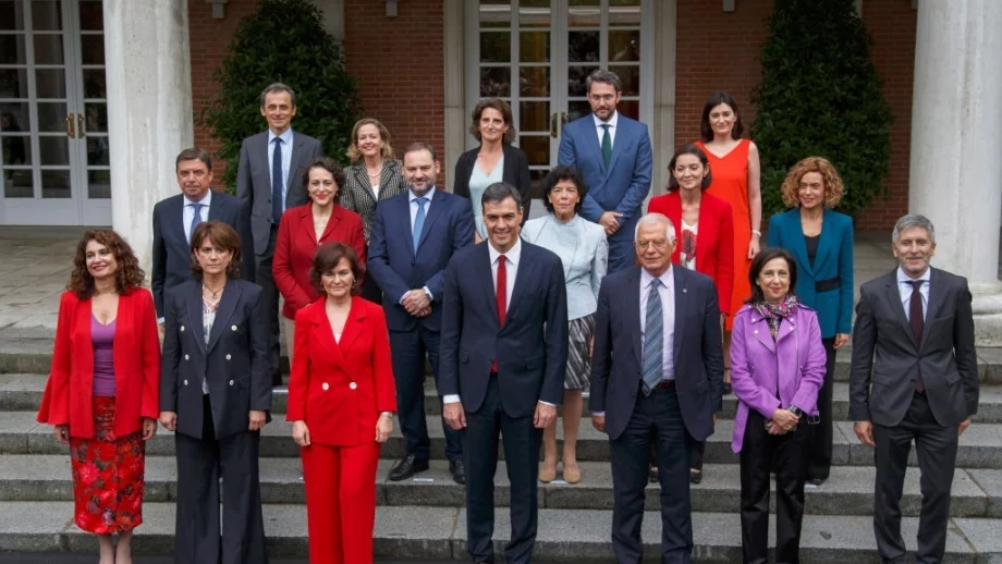 Новото испанско правителство вдигна пенсиите