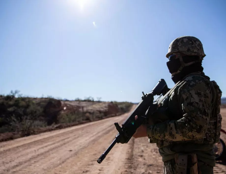 Осем мексикански войници са обвинени в случай на изчезнали студенти 