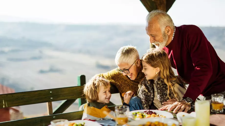 Нашите баби и дядовци никога не умират, те живеят в сърцата ни!   