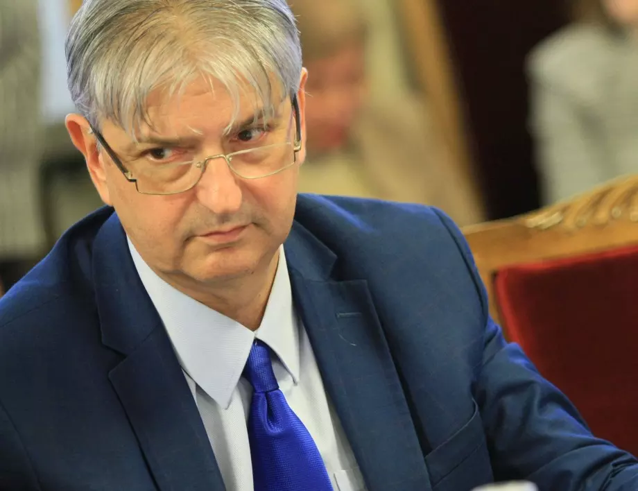 Цацаров казва, че депутат на ГЕРБ критикува проверяващи го за пране на пари