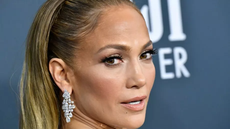 Трикове от холивудските гримьори, които ще променят тотално визията ви