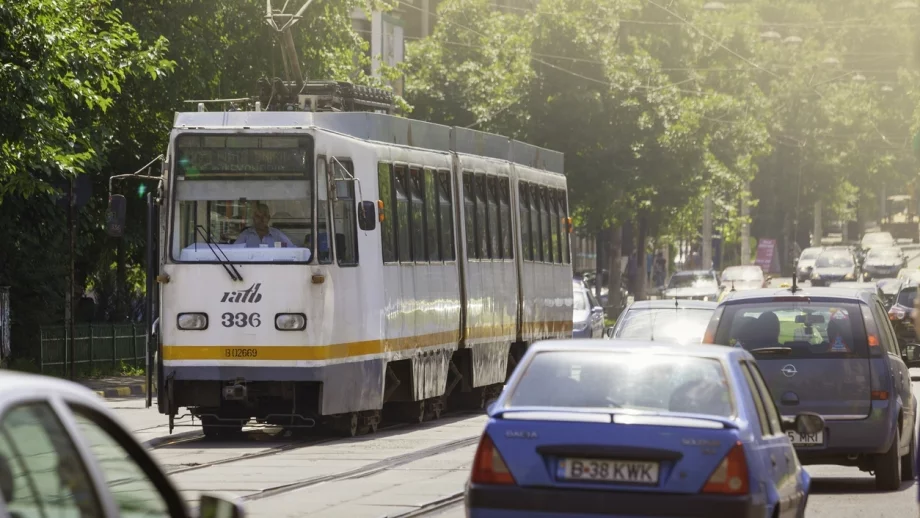 Букурещ забрани най-старите коли, обложи с данък другите