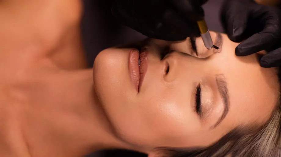 8 предимства на микроблейдинга, които са особено привлекателни