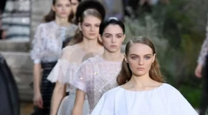 Новата колекция на Chanel – безвремие в черно и бяло