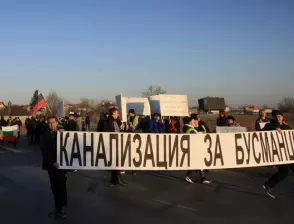 Бусманци на протест с искания за канализация