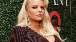 Джесика Симпсън: Бях сексуално насилена като дете