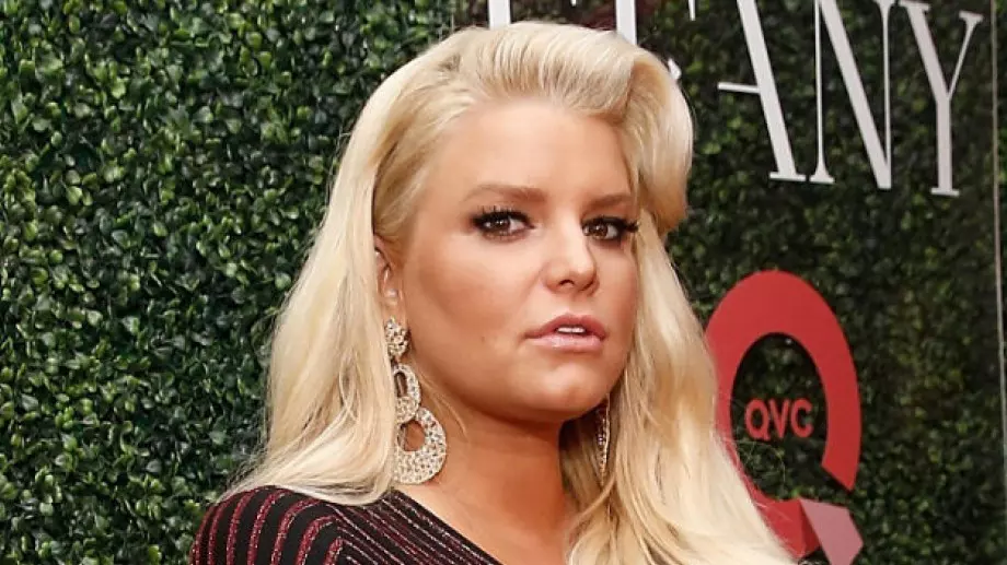 Джесика Симпсън: Имала съм късмета да бъда различни килограми (СНИМКИ)