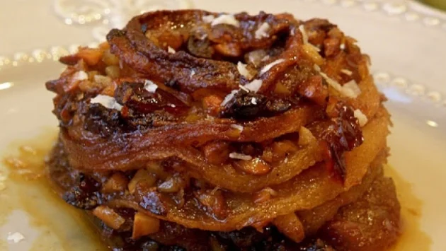 Печени ябълки със сироп