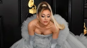 Грами 2020: Дълбоки цепки, ярки цветове и смели дизайни