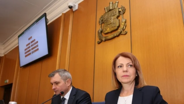 ГЕРБ не позволи заплатите от бордове за общински съветници в София да бъдат намалени и след извънредното положение* 